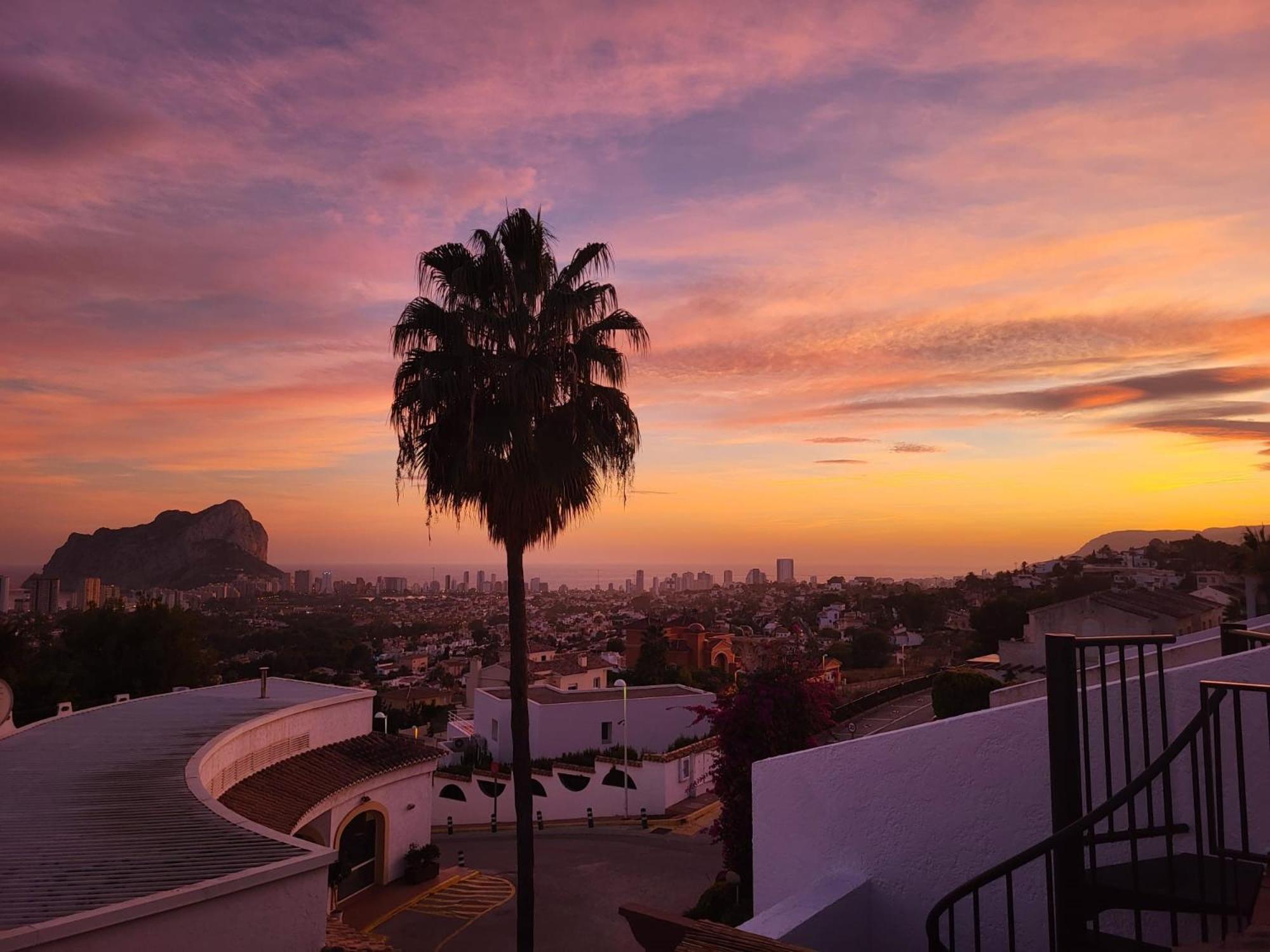 Casa Sunrise - Costa Blanca House With Rooftop, Swimming Pools And Panoramic Sea And Calpe Views Bagian luar foto