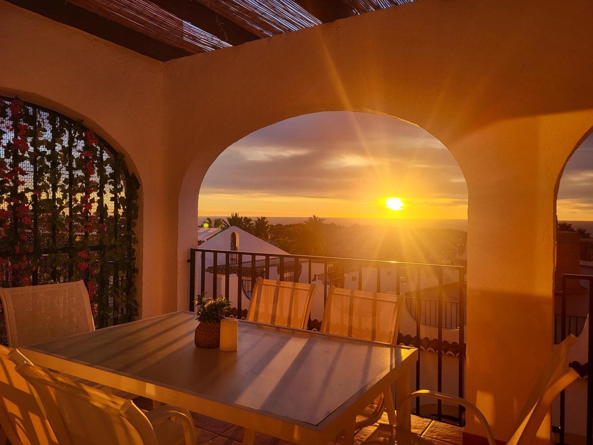 Casa Sunrise - Costa Blanca House With Rooftop, Swimming Pools And Panoramic Sea And Calpe Views Bagian luar foto