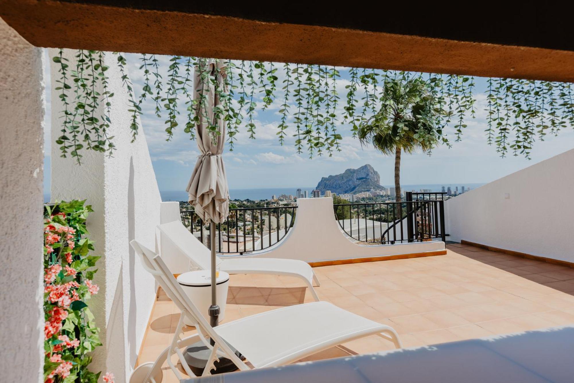 Casa Sunrise - Costa Blanca House With Rooftop, Swimming Pools And Panoramic Sea And Calpe Views Bagian luar foto