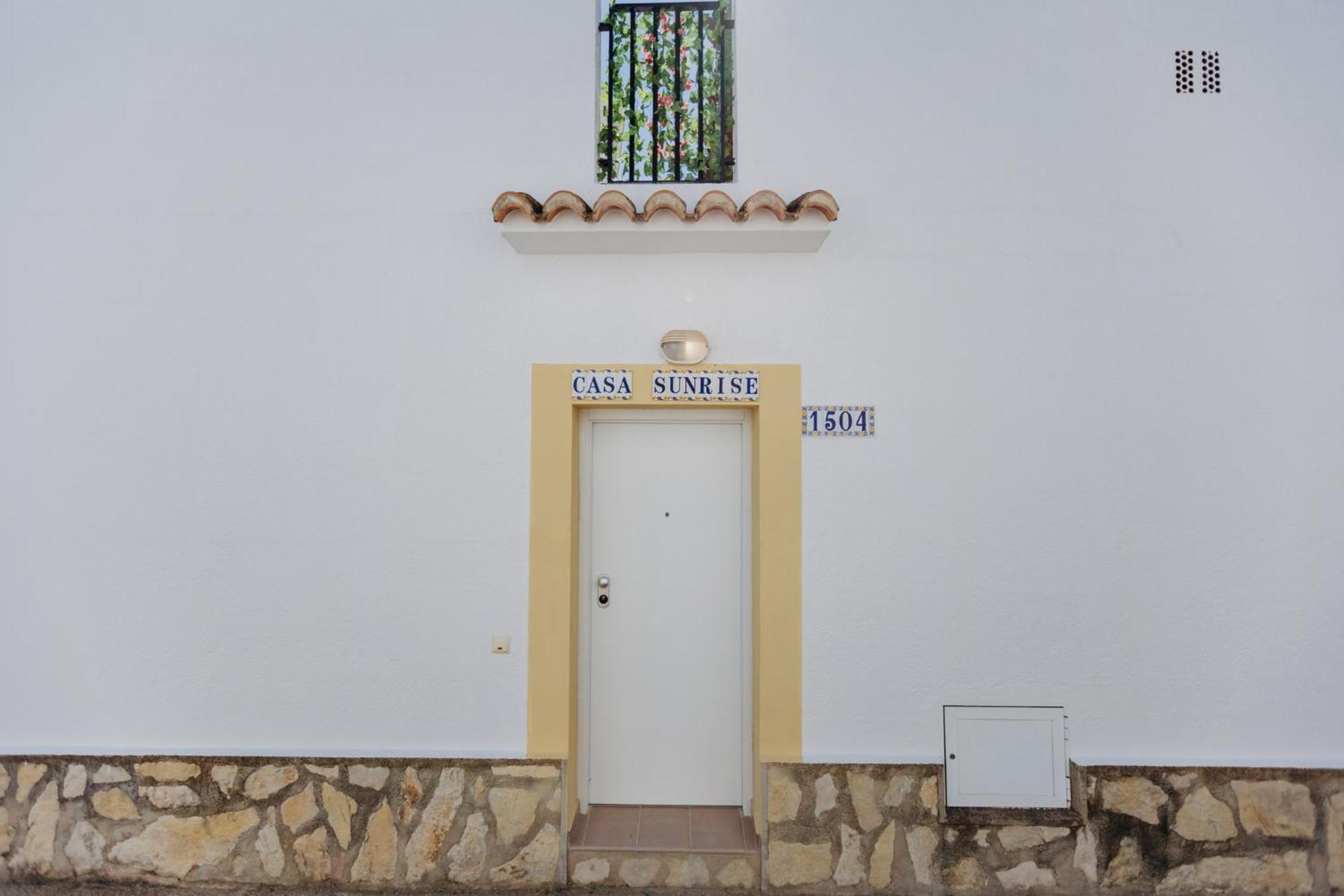 Casa Sunrise - Costa Blanca House With Rooftop, Swimming Pools And Panoramic Sea And Calpe Views Bagian luar foto