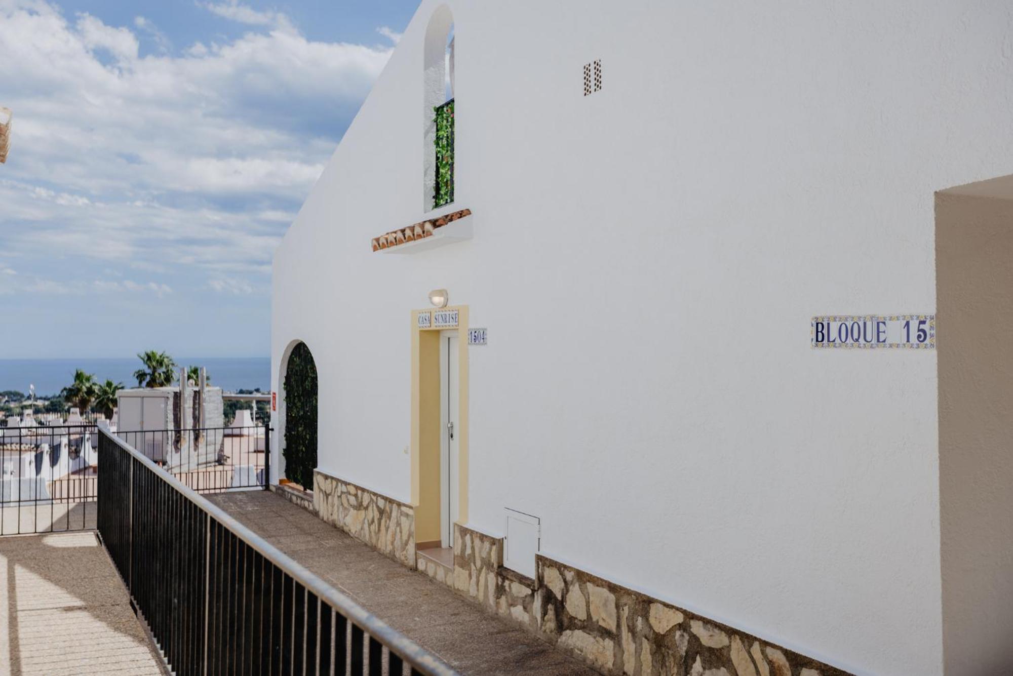 Casa Sunrise - Costa Blanca House With Rooftop, Swimming Pools And Panoramic Sea And Calpe Views Bagian luar foto